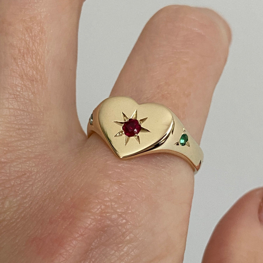 9ct gold ruby and emerald heart ring with star settings